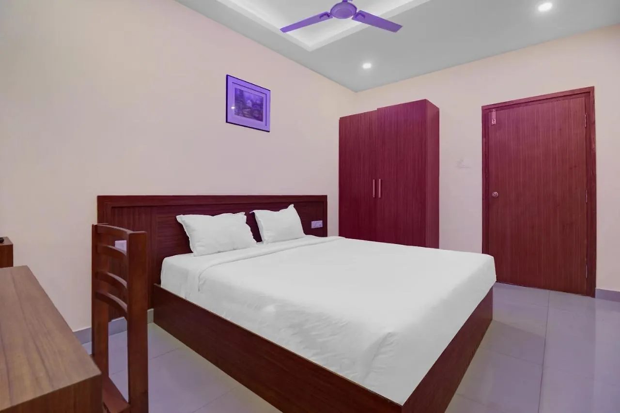 Capital O 84384 Vasanth Vihar 3*, Kannur Indie